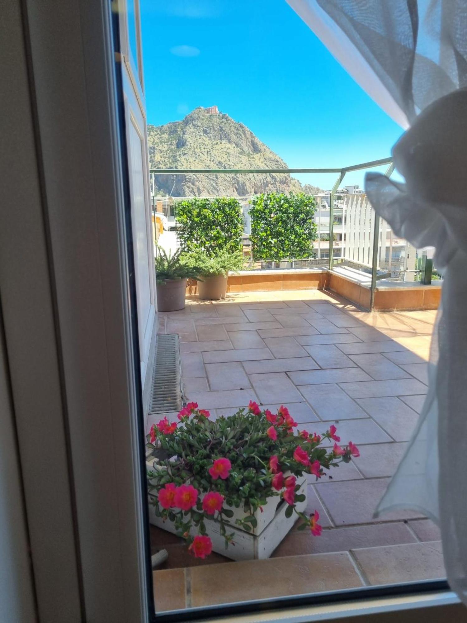 House & Free Parking By Perry-holiday Appartement *