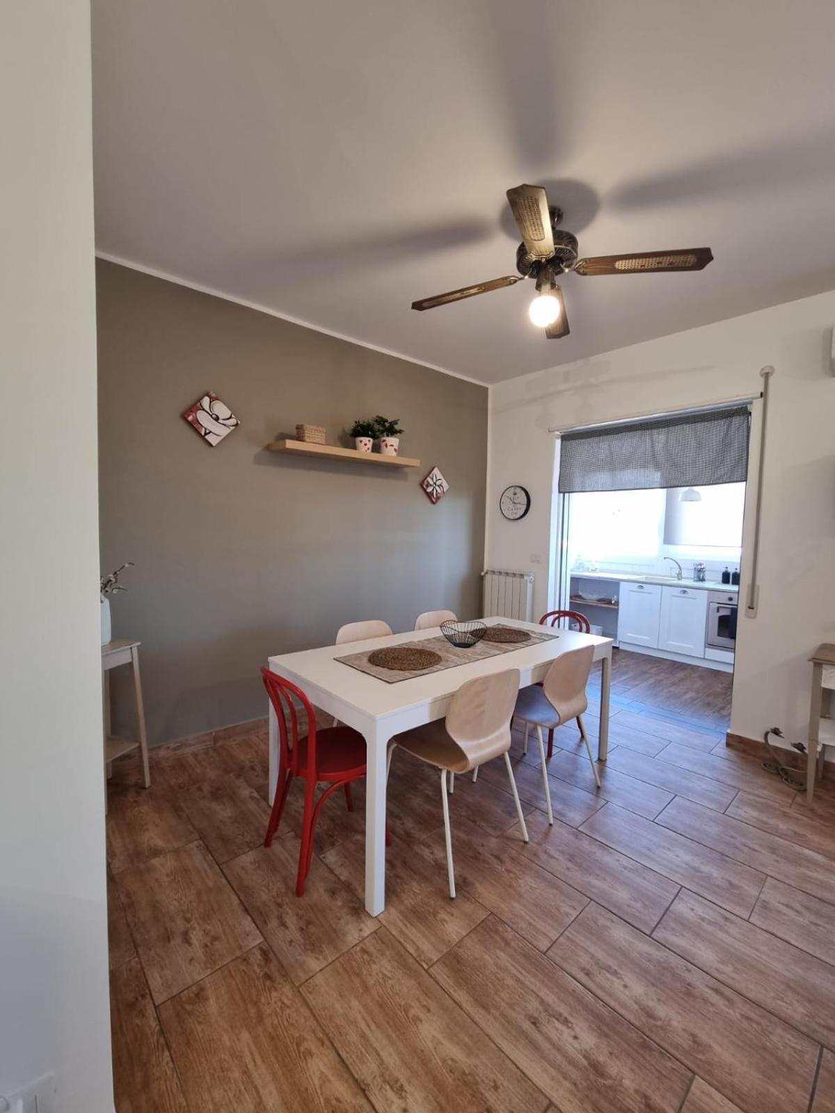 Apartment House & Free Parking By Perry-holiday